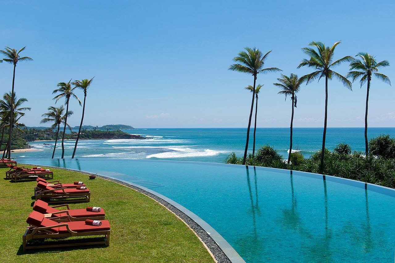 Hauptpool des Cape Weligama Resorts in Sri Lanka