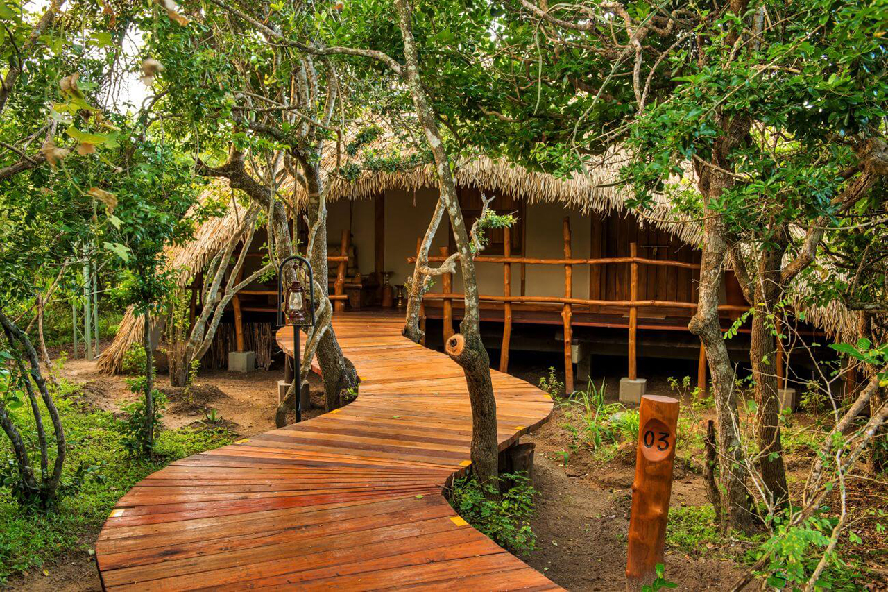 Bungalow im Chena Huts by Uta Escape Lodge in Sri Lanka mit privatem Pool