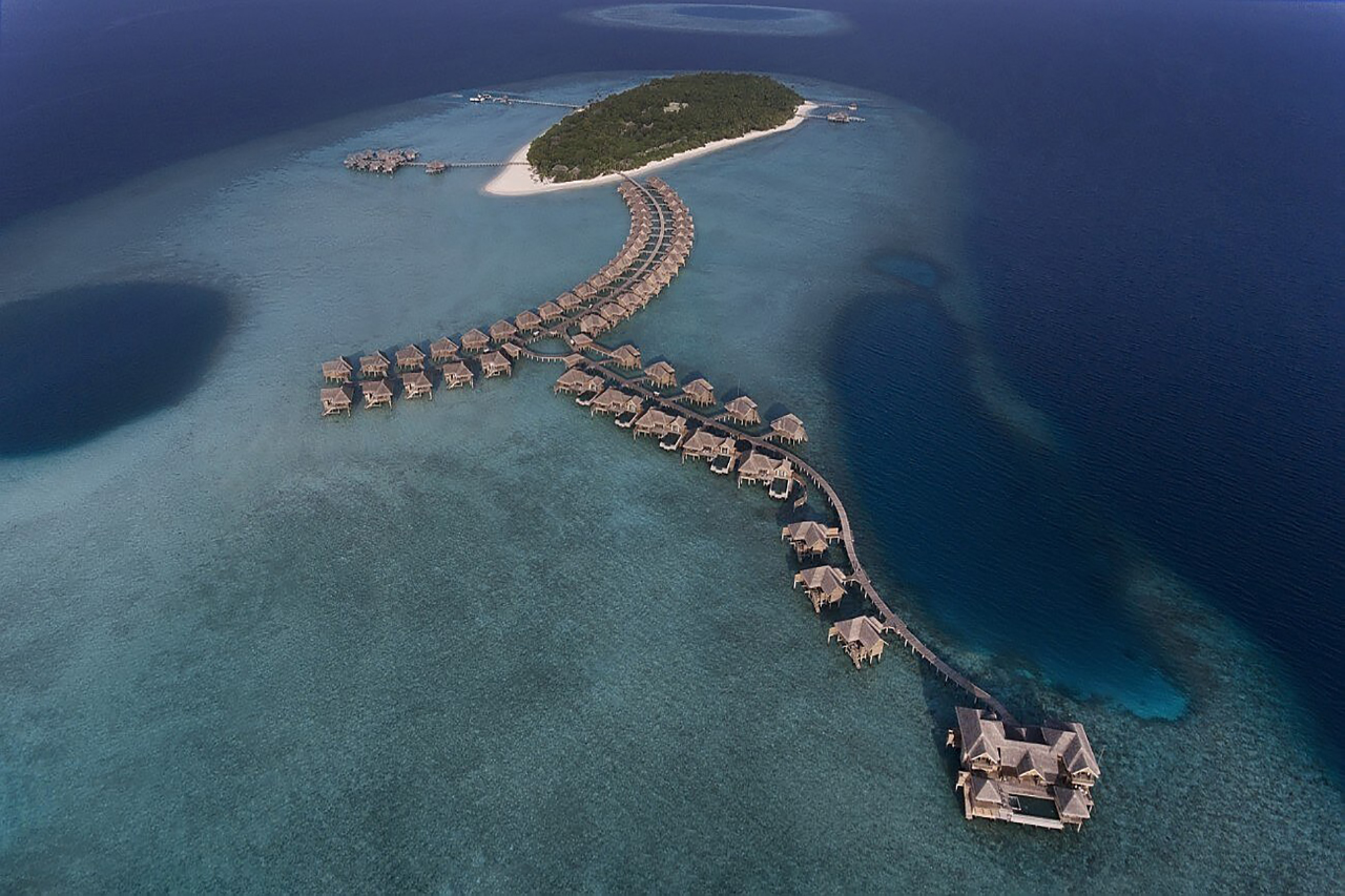 Blick auf Vakkaru Island Malediven Luxusreisen-Luxushotels