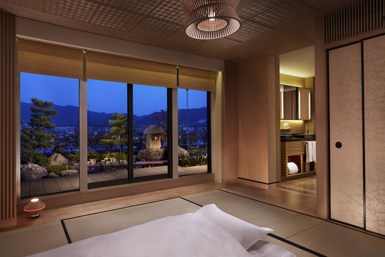 Japan_Ritz-Carlton-Kyoto-Garden-Terrace-Suite-TATAMI_Bedroom_Reiss_Reisen_Luxushotels