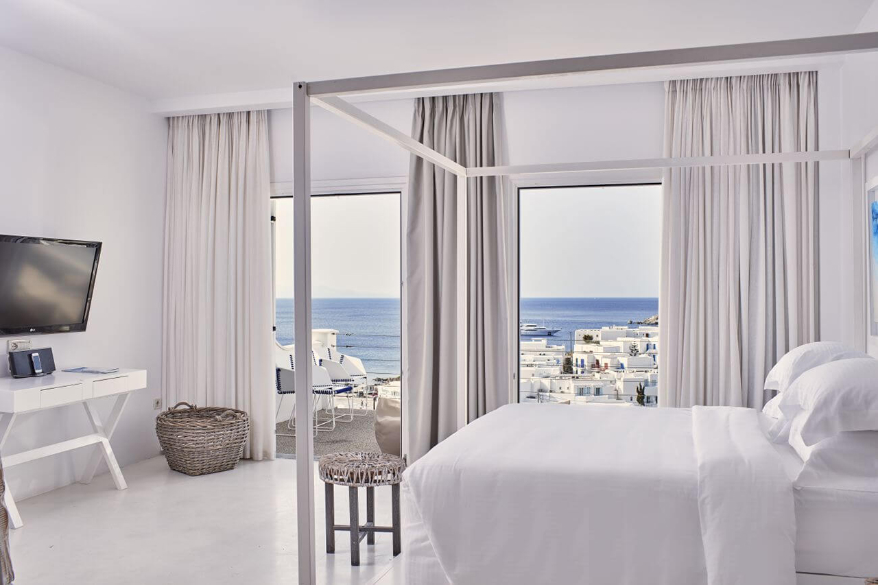 Blick vom Zimmer auf das Meer des Luxushotel Hotel Myconian Ambassador auf Mykonos in Griechenland