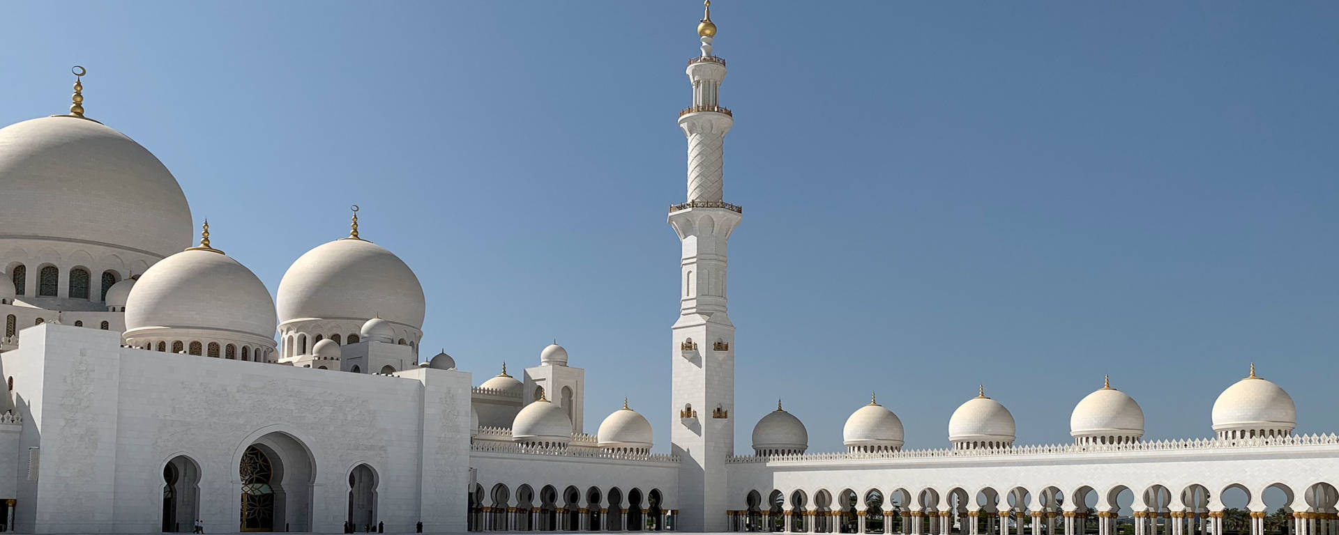 Abu-Dhabi-Grand-Mosque-Reiss-Reisen-Luxusreisen-UAE