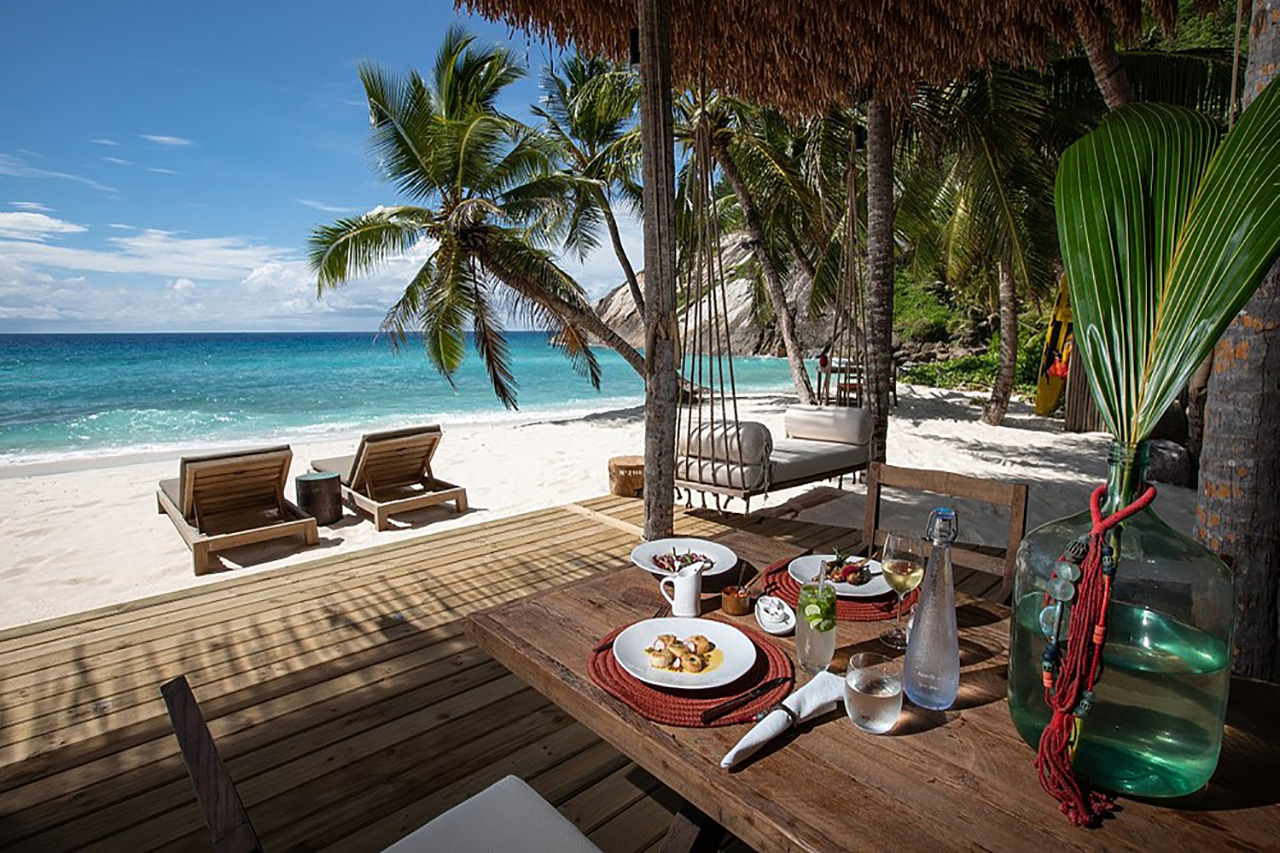 Seychellen-North-Island-Reiss-Reisen-Luxusreisen-Dining-am-Weststrand-North-Island